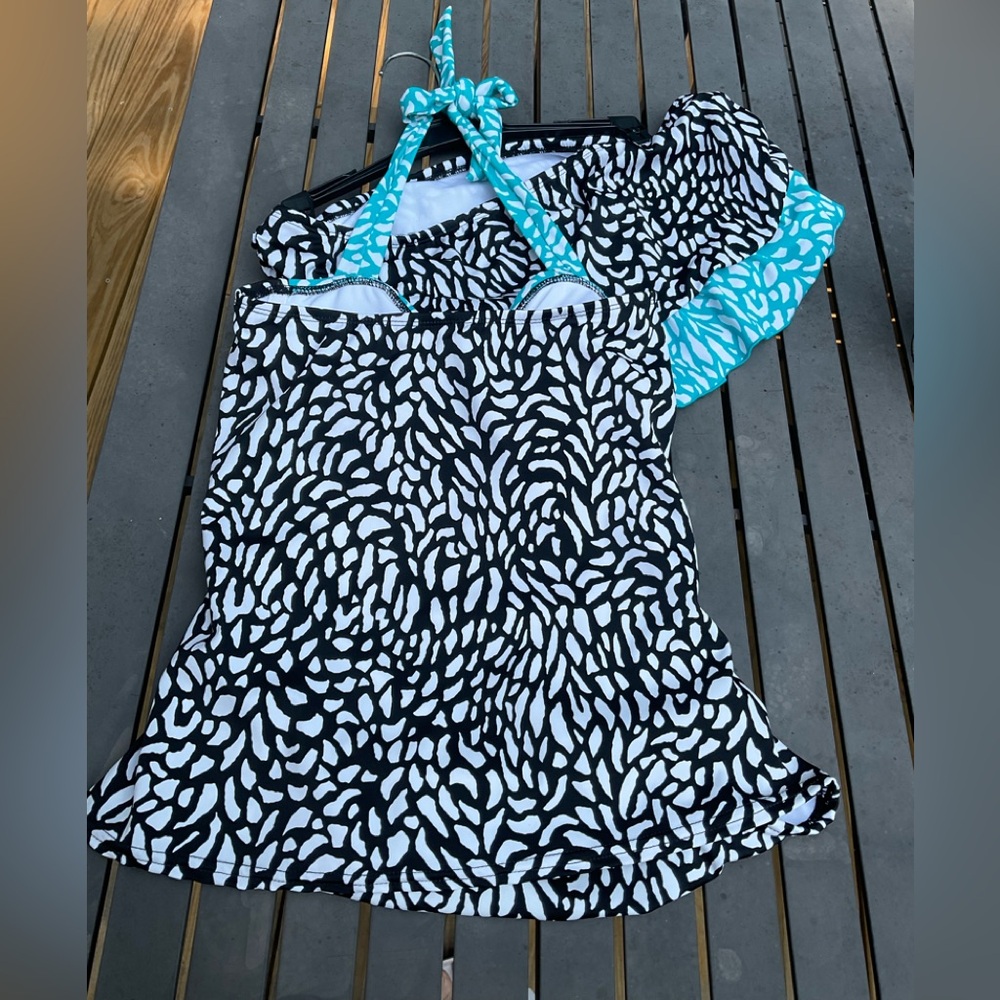 24th & Ocean Black and White Sailor Collar Blouse with Tie Front - Picture 6 of 9